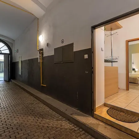 Spacious 3 Bedroom In The Heart Of * Прага
